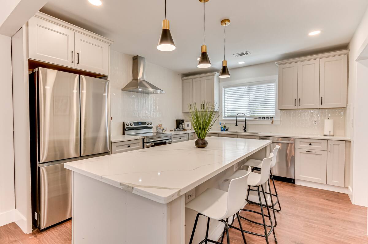 Full kitchen image 1