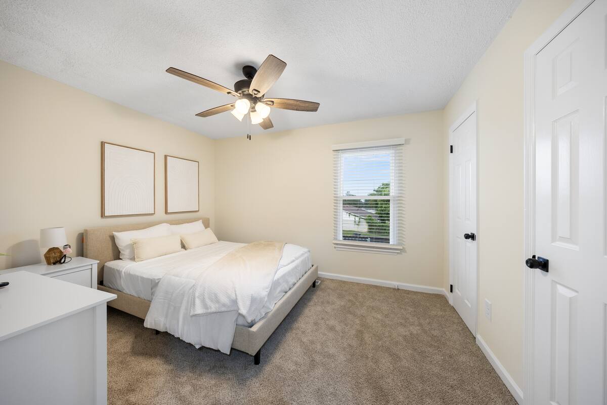 Bedroom 1 image 1