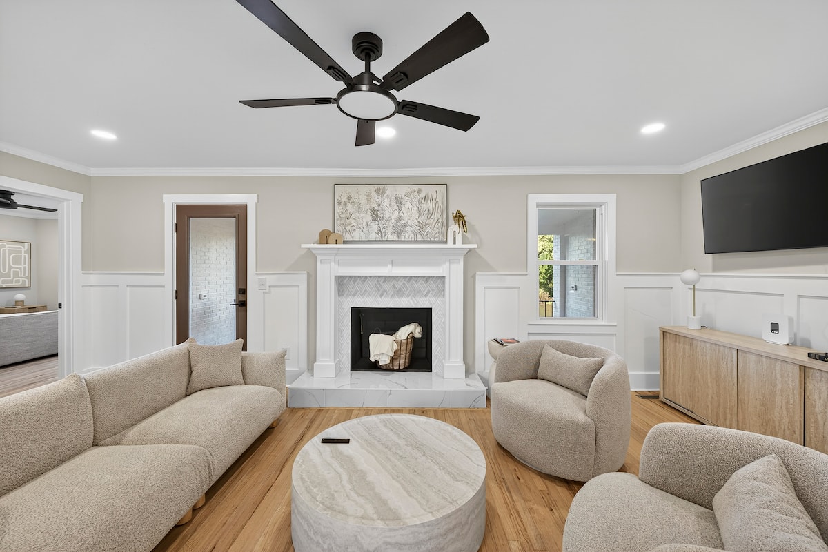 Living room image 2