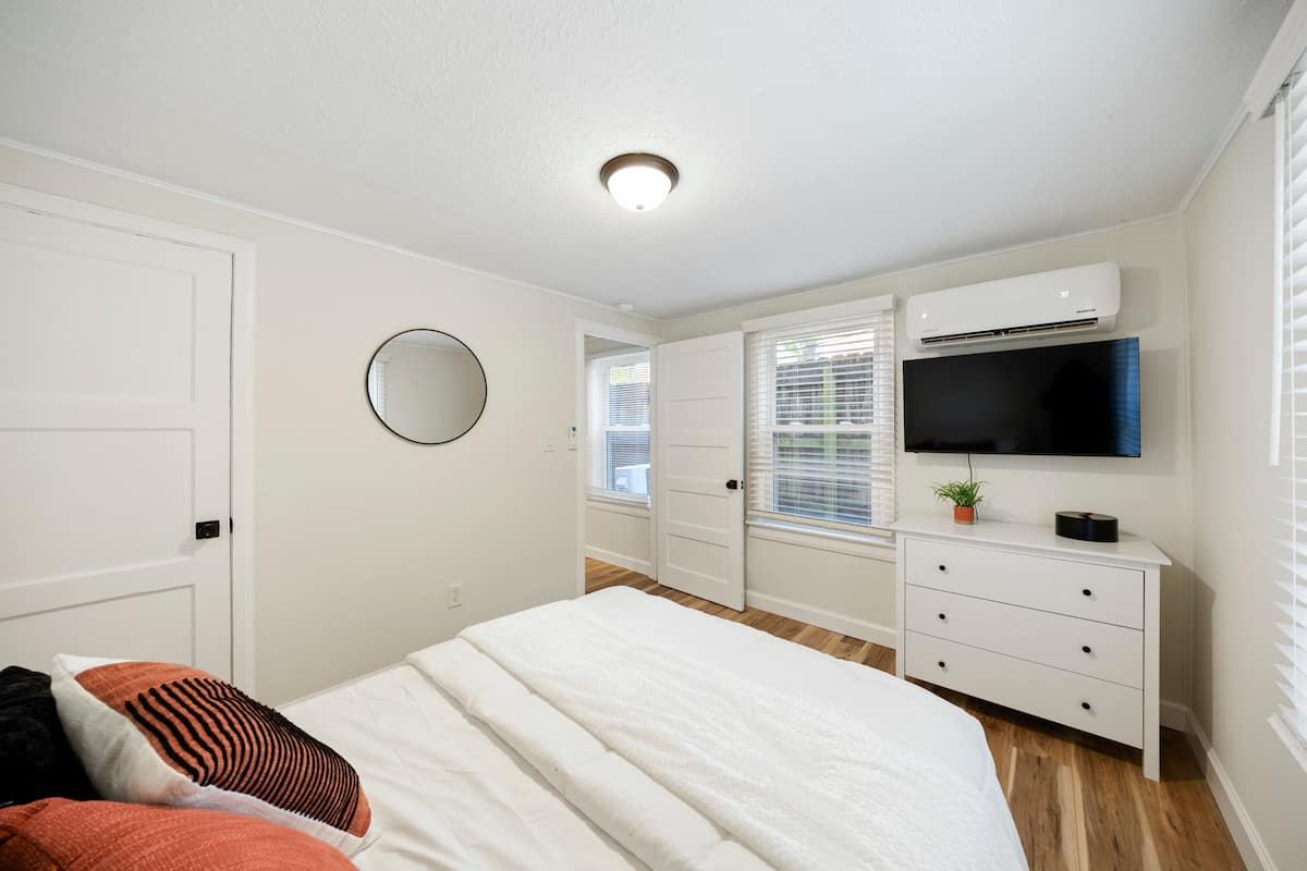 Bedroom image 2
